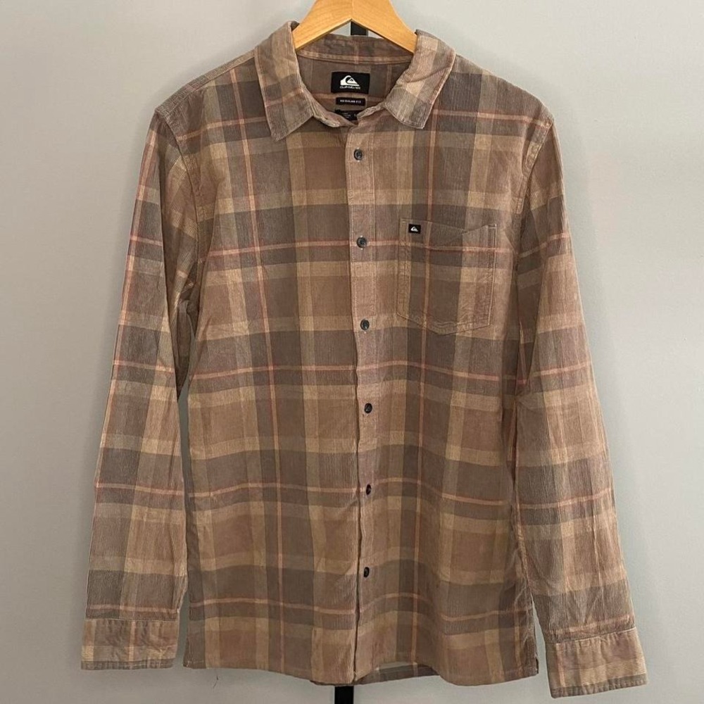 Quicksilver‎ long sleeve button up shirt corduroy